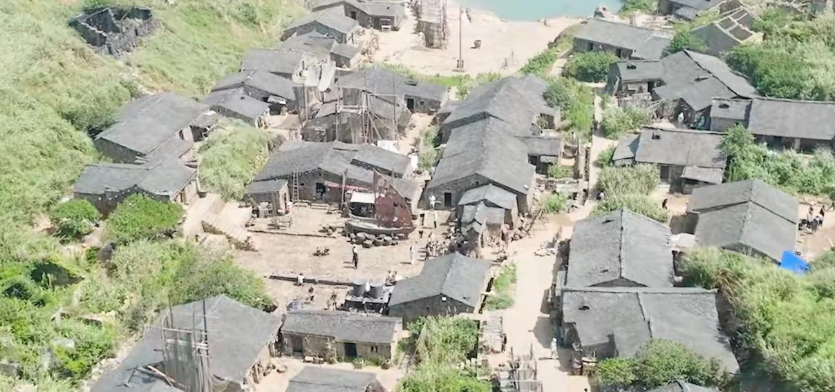 严查祖上三代！《东极岛》被人民日报“点名”	，更恶心的还在后面_严查祖上三代！《东极岛》被人民日报“点名”，更恶心的还在后面_